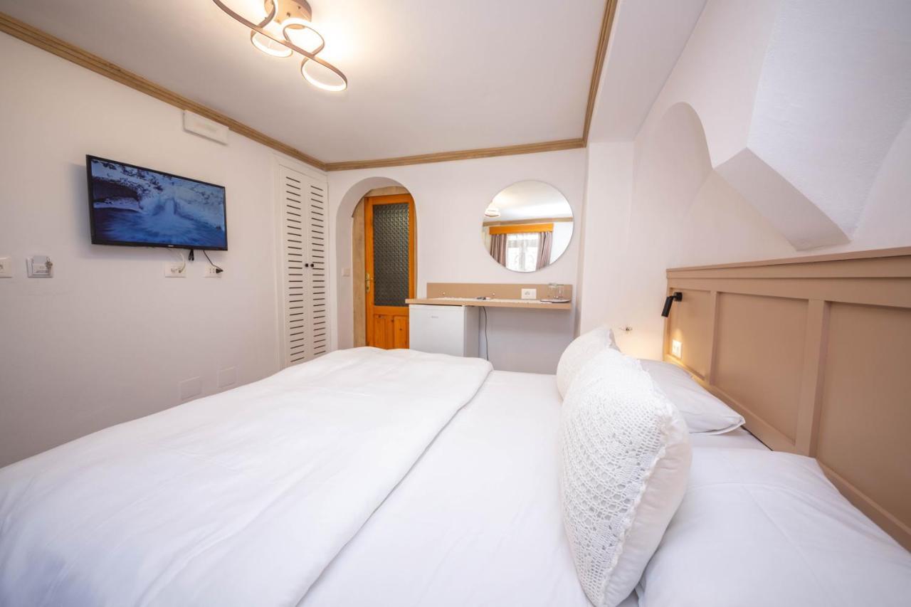 Bed And Breakfast Kotoni Gjirokastër Екстериор снимка
