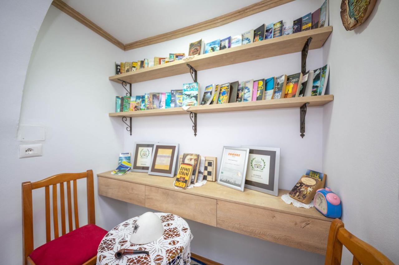 Bed And Breakfast Kotoni Gjirokastër Екстериор снимка