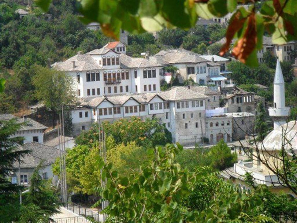 Bed And Breakfast Kotoni Gjirokastër Екстериор снимка