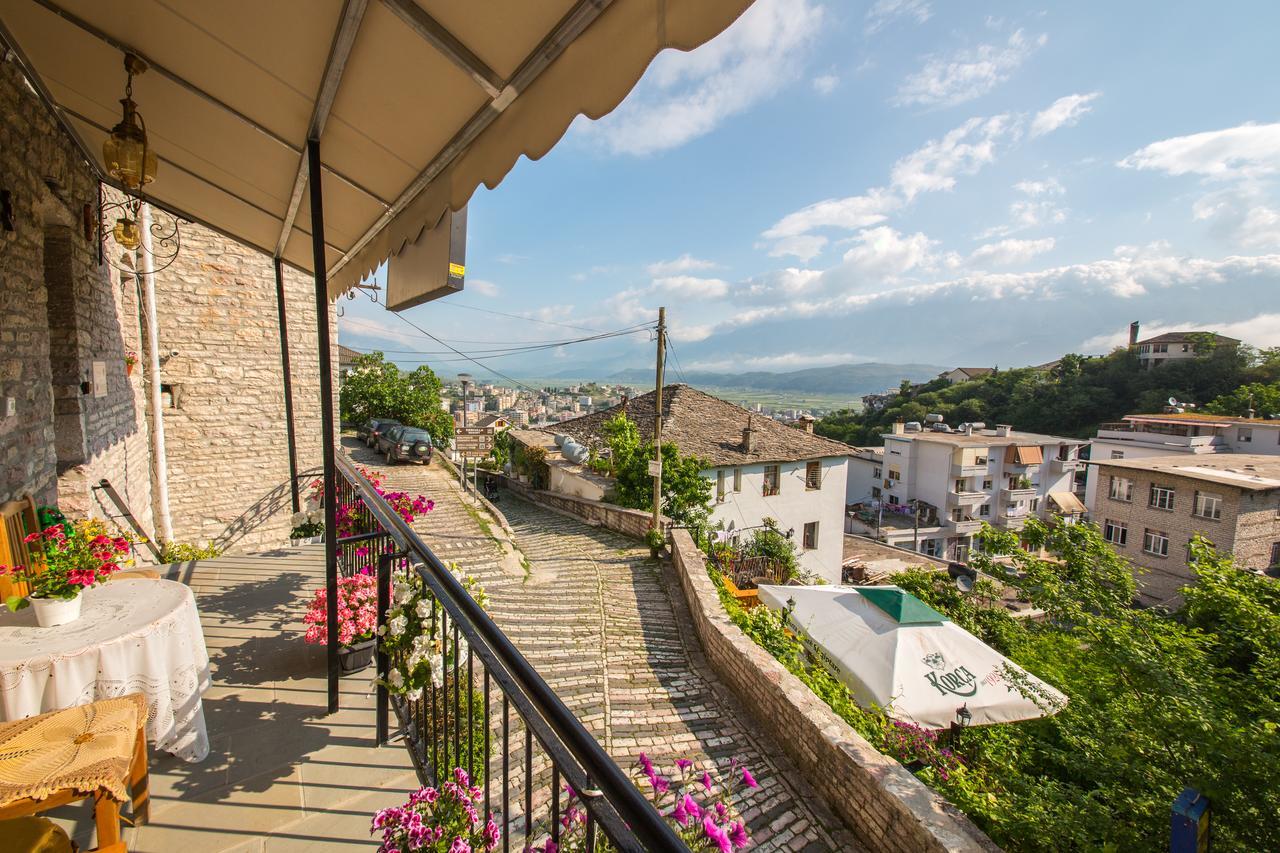 Bed And Breakfast Kotoni Gjirokastër Екстериор снимка